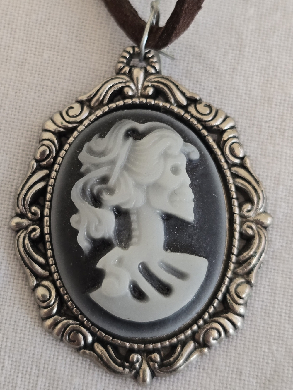 Lady Lolita Skull Cameo Pendant Necklace Vintage Halloween Gothic Steampunk